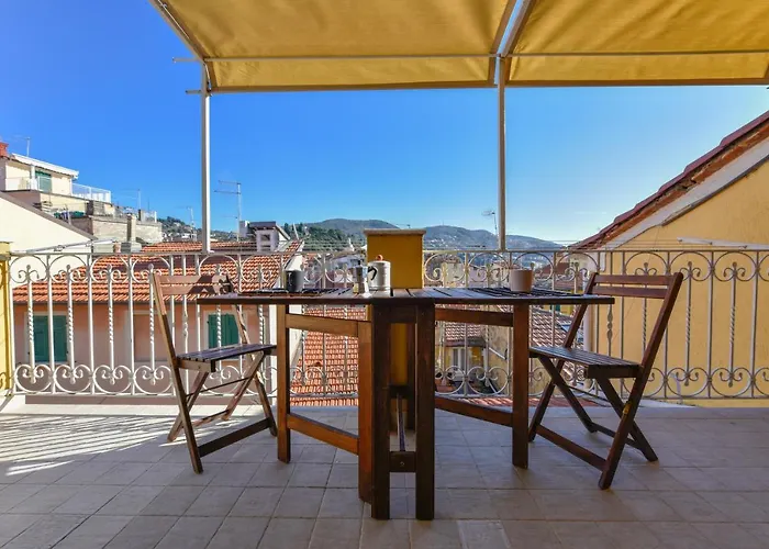 Vienna's House * Lerici